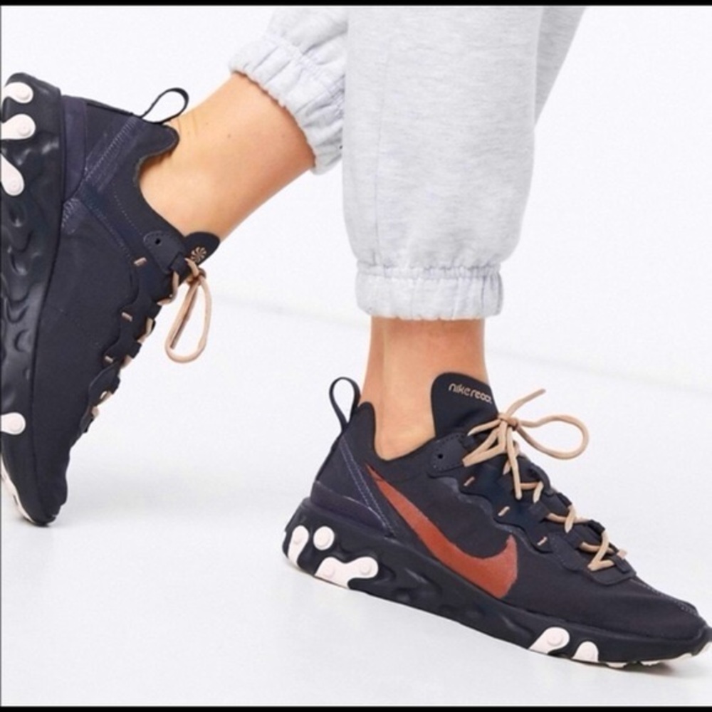 Nike Women’s React Black & Copper size 7.5